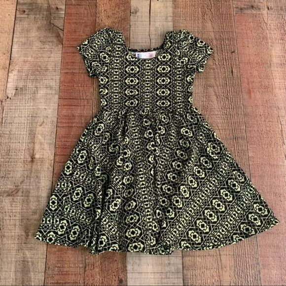 Dot Dot Smile Girls Size 2 Neon Green And Black Swing Dress - Picture 1 of 6